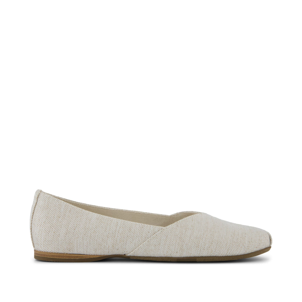 Gemma Flat Natural Yarn Dye