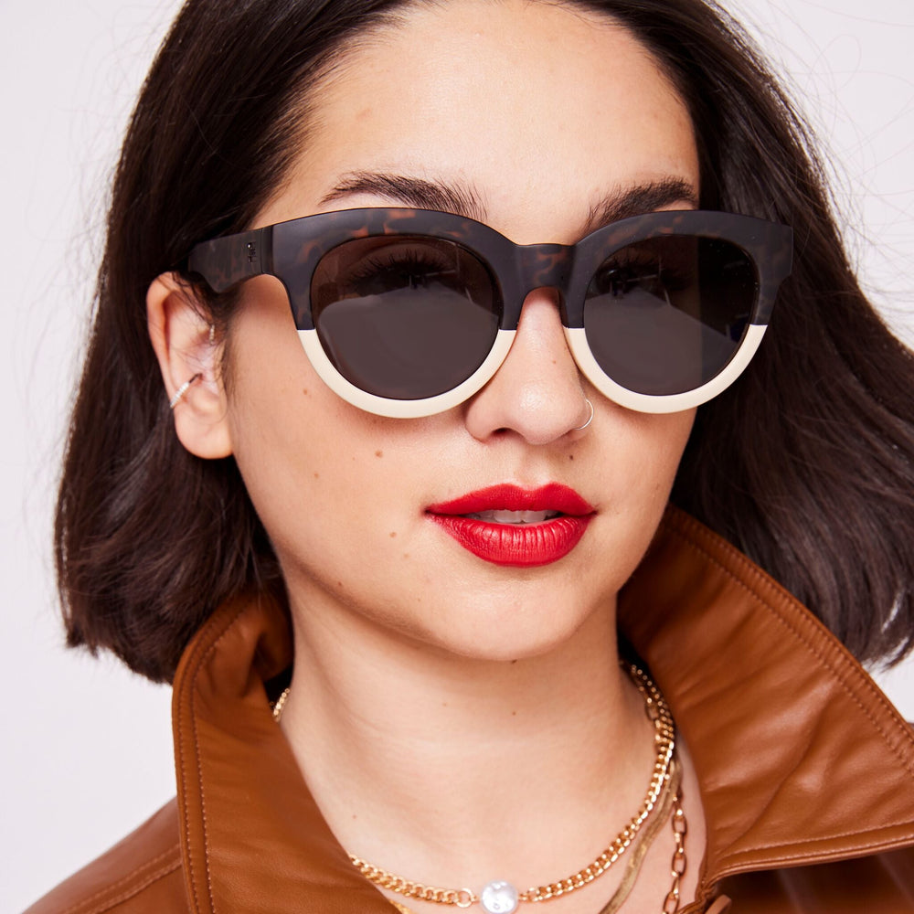 Florentin Tortoise Oatmilk Fade Traveler Sunglasses