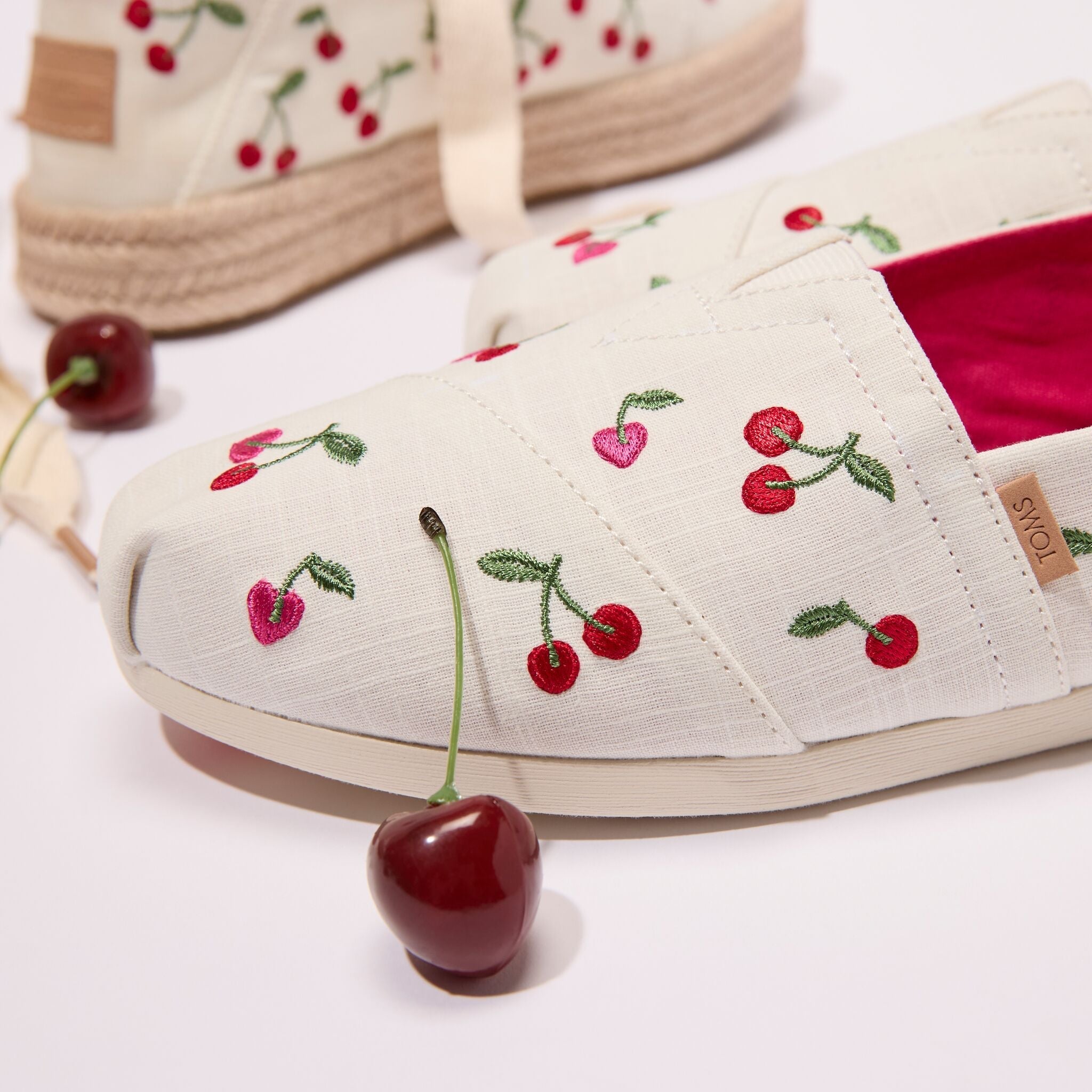 Alpargata Classic Cherry Embroidery