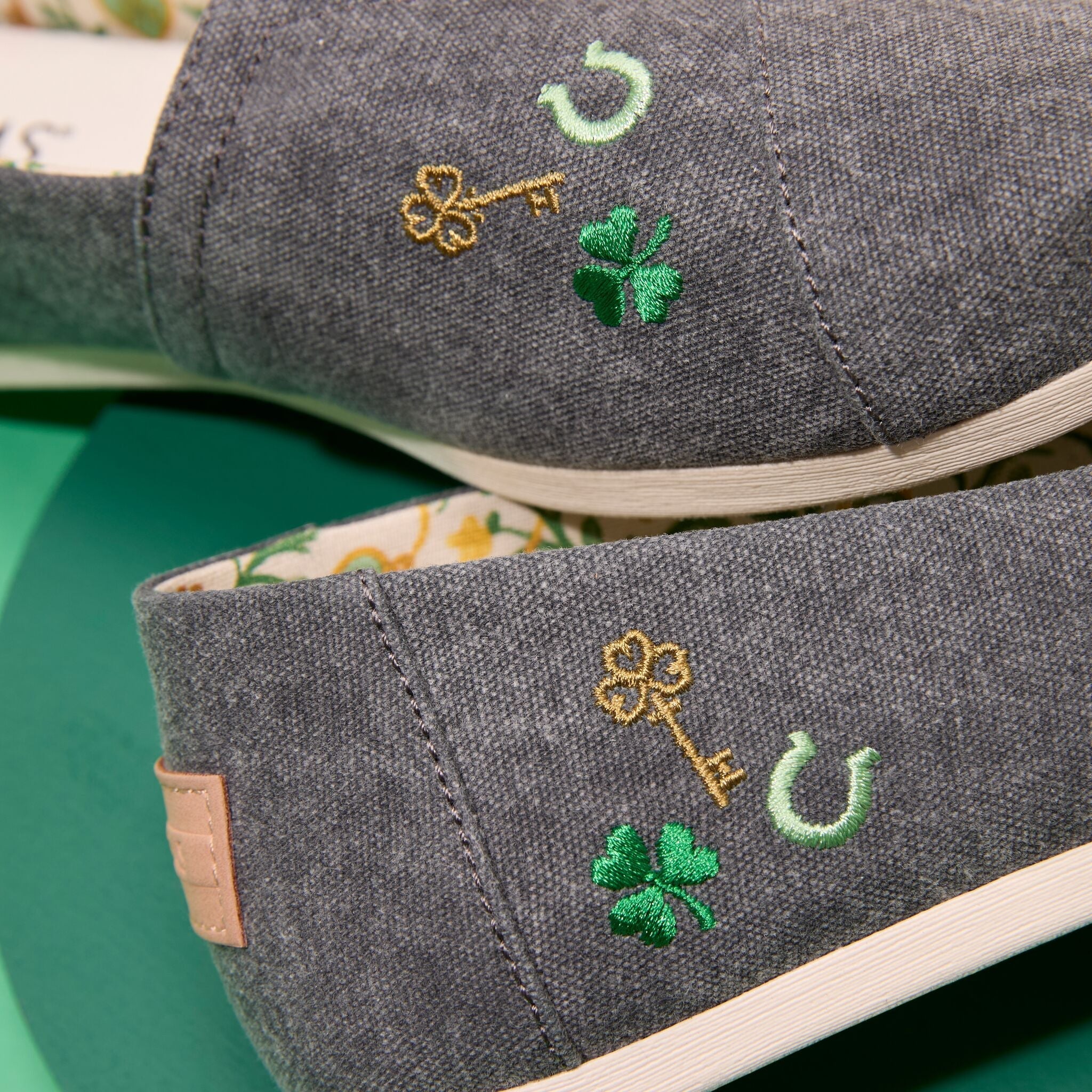 Alpargata Classic St Patrick's Day Embroidered Print