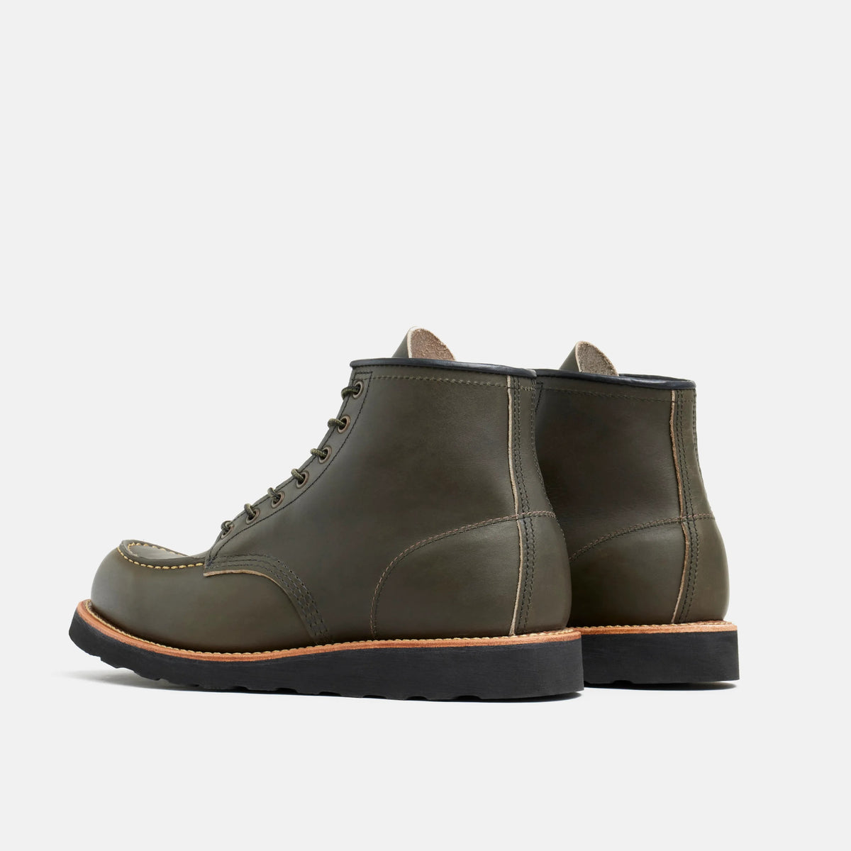 Classic Moc in Alpine Leather 8828 | Red Wing Heritage | Red Wing Shoes Men