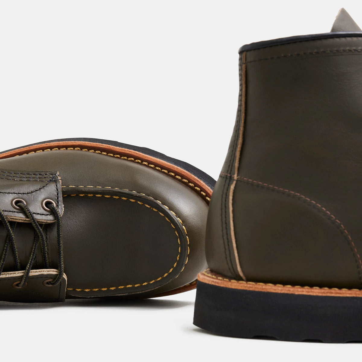 Classic Moc in Alpine Leather 8828 | Red Wing Heritage | Red Wing Shoes Men