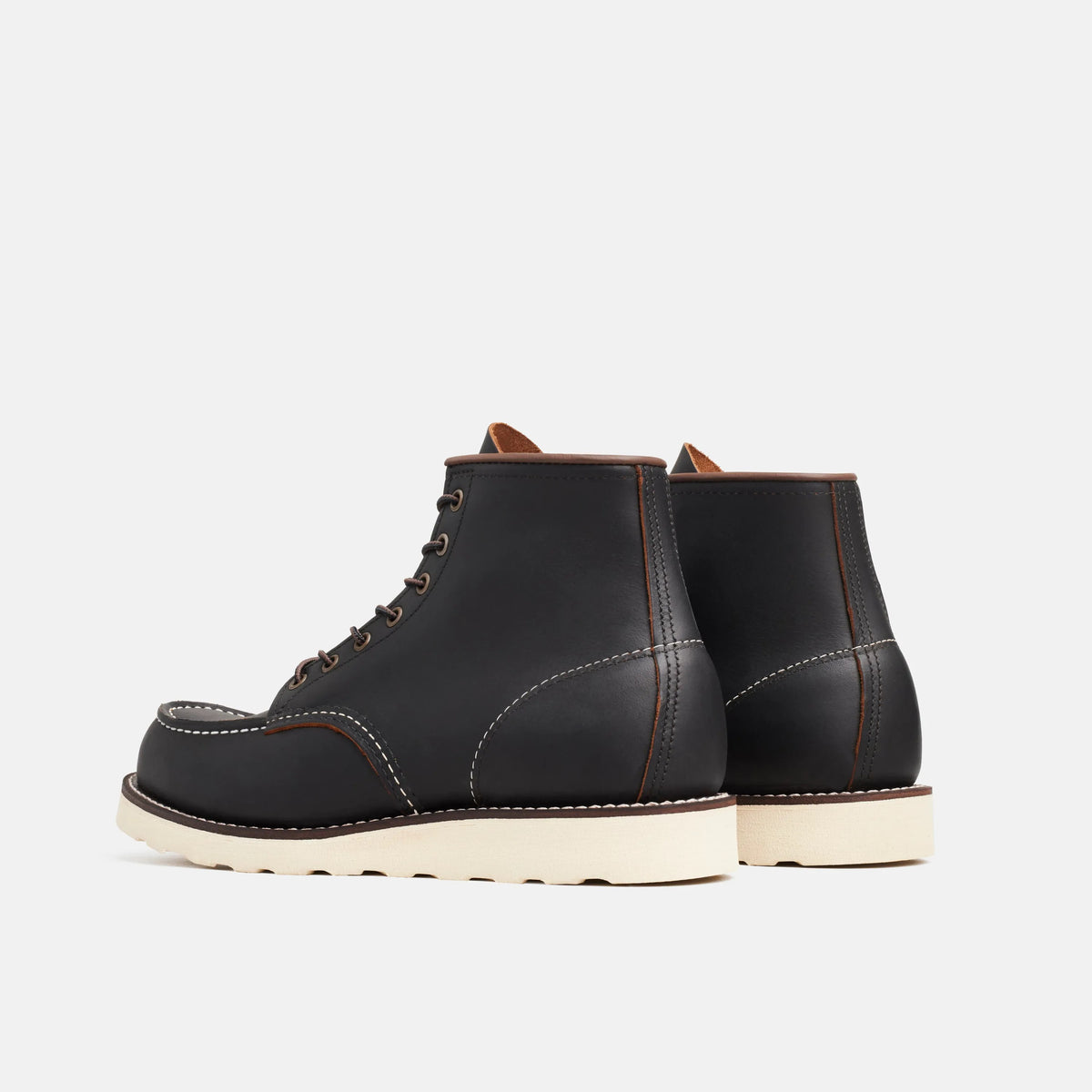 Classic Moc 6-Inch Boot in Black Leather 8849 | Red Wing Shoes Men