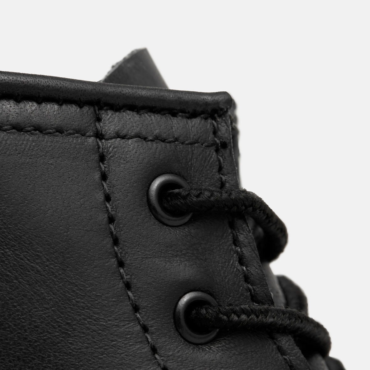 6-Inch Classic Moc Short Boot in Black Leather 3380 | Red Wing Heritage | Red Wing Shoes Women