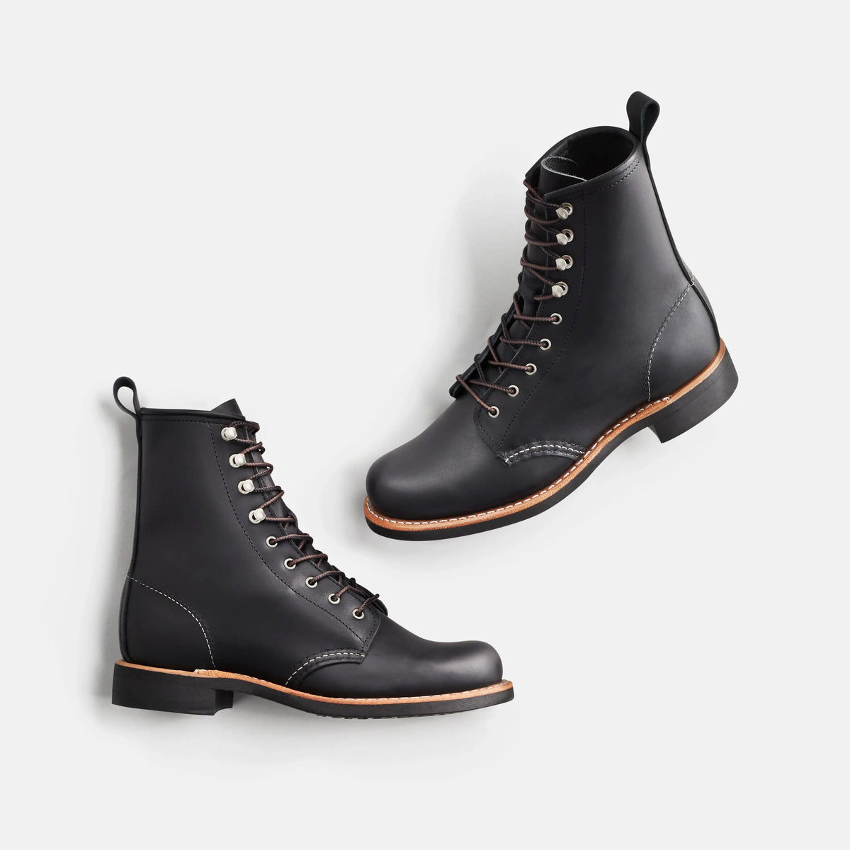 Silversmith Short Boot in Black Leather 3361 | Red Wing Heritage | Red Wing Shoes Women|Apparel